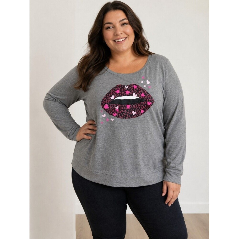 NWT 1 Torrid Red Lips Heart Love Long Sleeve Pullover Sweater Gray Plus Size 3X